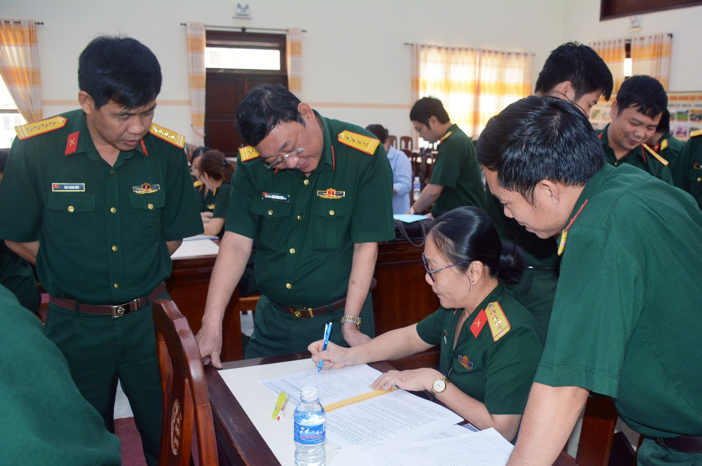 Kiểm tra công tác tổng điều tra kinh tế, cơ sở hành chính tại Quân khu 7 và Quân đoàn 4
